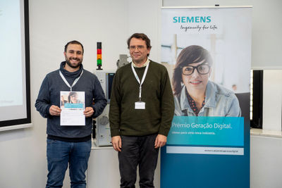 Entrega_do_premio_vencedor_da_categoria_de_UniversidadeEscola_Superior.JPG